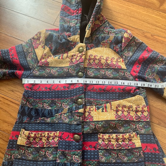 Colorful Patterned Handmade Hooded Button-Front Fabric Coat - Fleece interior - Picture 6 of 8